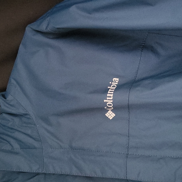 Columbia raincoat Men's size LG. Navy Blue color. - Picture 2 of 5